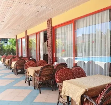 מלון דירות Best House Apart 2 אלאניה
